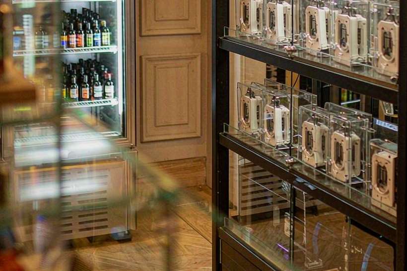 How to Store Vapowanie products in Lima — container load