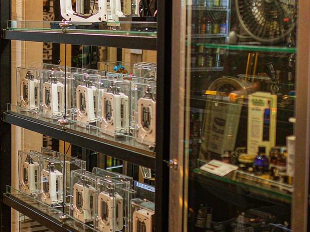 Margins on Vapowanie hardware — premium tier